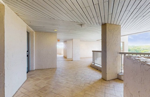 Fernandina Beach Apartment | Ocean Front Hotel Side Condo with Balcony, WiFi & Shared Pool
