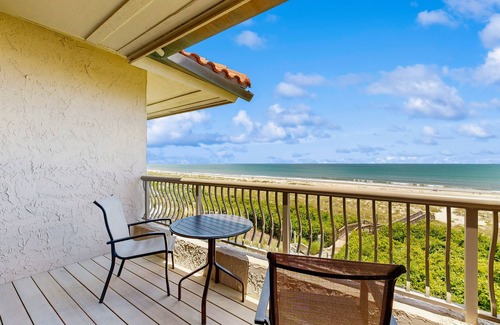 Fernandina Beach Apartment | Ocean Front Hotel Side Condo with Balcony, WiFi & Shared Pool