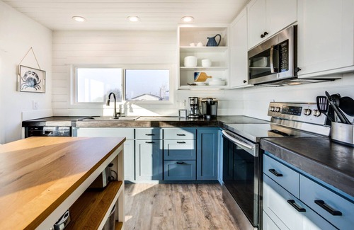 Seal Rock House | Ocean Front with Spectacular Views! 2 Bedroom, 2 Bath! Seal Rock!