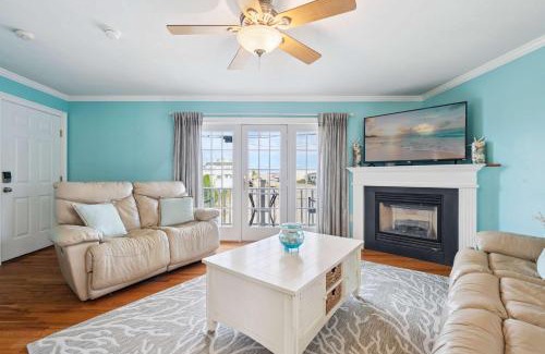 Salisbury Beach House | Ocean Hideaway Rooftop Deck Fireplace