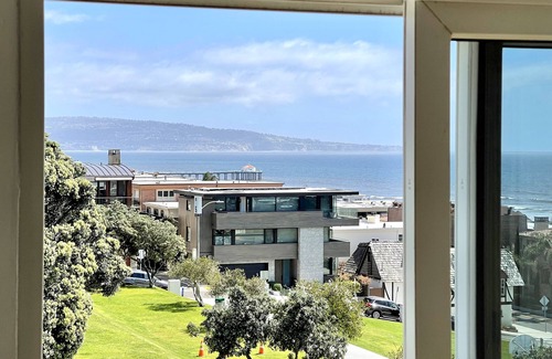 Sand Section House | Ocean House With View and Private Patio