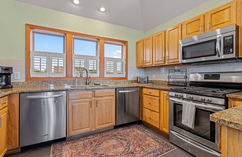Duck Cottage | Ocean Journey 7B/9B Pool, Hot tub, Walk to Beach in the Heart of Duck