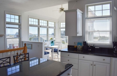 West Dennis House | Ocean & Marsh Views – Steps to Fiddler's Green Private Beach