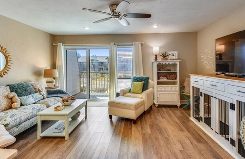 East End Condo | OCEAN MILE E6 IS IMPECCABLY REMODELED AND READY FOR YOUR FAMILY!
