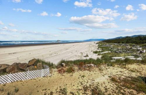 Rockaway Beach House | Ocean's Edge Escape
