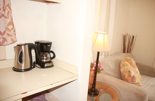 Governor's Harbour Cottage | Ocean Sounds Cottage - 5 Minute Walk To Twin Coves Beach