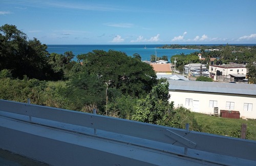 Discovery Bay Apartment | Ocean view apartment,with pool within reach ,AC with WiFi newly redone,discount