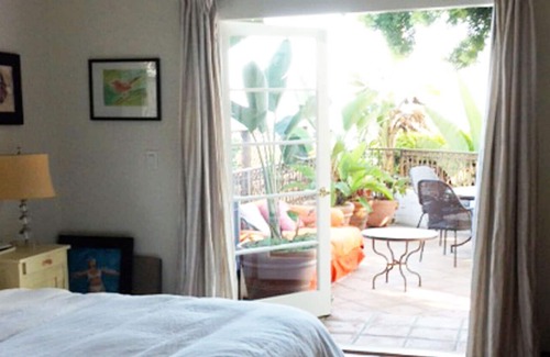 Pacific Palisades House | Ocean View Beach House Pacific Palisades sleeps 3-4