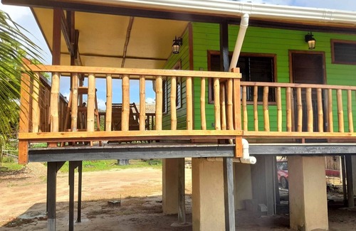 Gales Point Apartment | Ocean View Beachfront Green Cabana 4, AC, Wi-Fi, Swim Pool