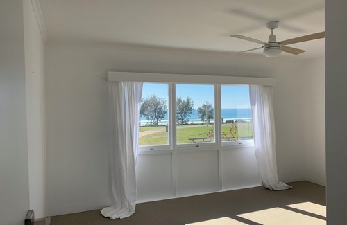 Miami Apartment | Ocean View, Beachfront 2 Bedroom Apartment