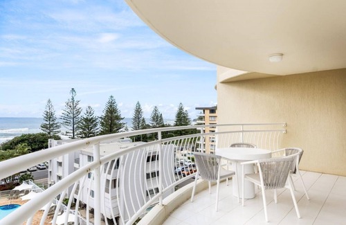 Burleigh Heads Apartment | Ocean View Coastal Haven in Burleigh