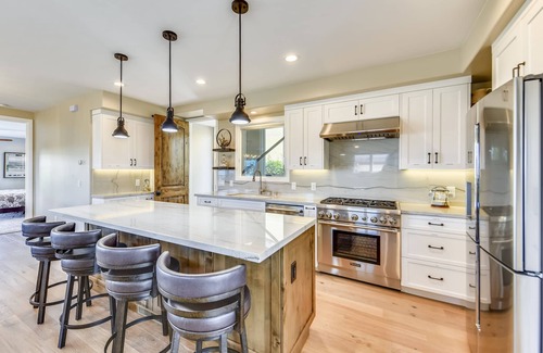 Point Loma Heights House | OCEAN VIEW Family Beach House 4BR 3BA Open Concept just 4 block walk to beach!