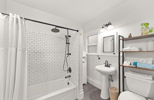 Ventura Apartment | Ocean View, Hot Tub, Sauna, Beach Bikes