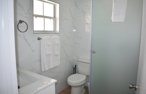 Seven Mile Beach Apartment | Ocean View Studio - #6