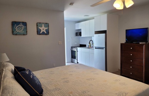 Seven Mile Beach Apartment | Ocean View Studio - #9