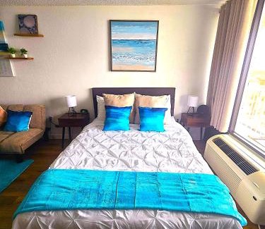 Daytona Beach Apartment | Ocean View Studio Condo w Balcony Pool and Free Parking