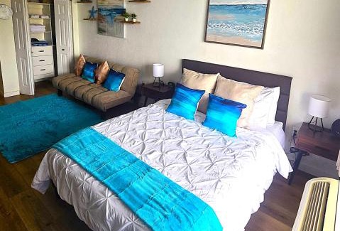 Daytona Beach Apartment | Ocean View Studio Condo w Balcony Pool and Free Parking
