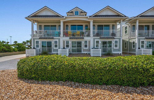 Fernandina Beach House | Ocean View Townhome across from beautiful Amelia Island Beach