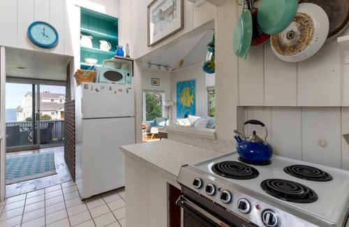 Cape Neddick House | Ocean Views, 100 steps to The Cliff House! Minutes to Ogunquit, Perkins Cove, Beaches!