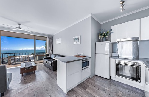 Airlie Beach Apartment | Ocean Views 16