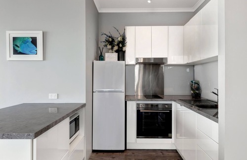 Airlie Beach Apartment | Ocean Views 16
