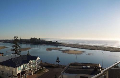 The Entrance Apartment | Ocean Views Sundrift Unit 26