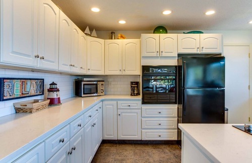Yachats House | Ocean Views & Tide Pool Access! Dog Friendly! Yachats!