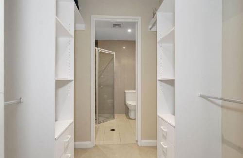 The Entrance Apartment | Ocean Views Unit 24