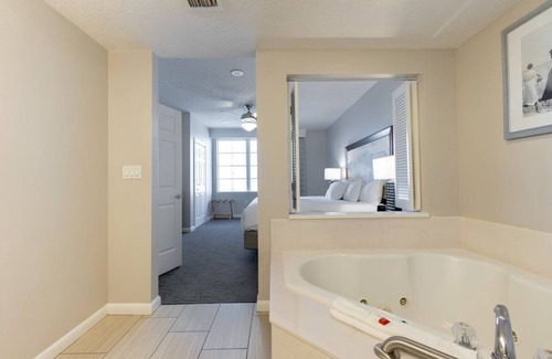 Daytona Beach Resort | Ocean Walk 2bed/2bath Deluxe Lock Off. in Daytona Beach, FL!n