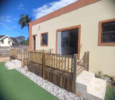 Hibberdene Apartment | Ocean Wave Chalets Unit 1