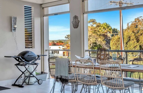 Port Noarlunga South House | Oceana Haven Beachside Serenity and Modern Comfort