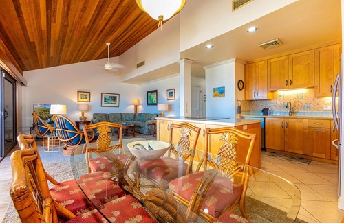 Wailea Condo | Oceanfront 2BR Retreat with Stunning Views and Luxury Amenities Makena Surf B305