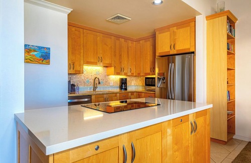 Wailea Condo | Oceanfront 2BR Retreat with Stunning Views and Luxury Amenities Makena Surf B305
