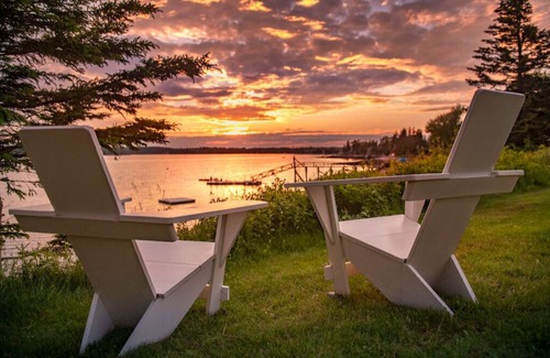 Boothbay Harbor Apartment | Oceanfront 2Q Rm | Coastal Vibe | No Hidden Fees