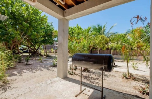 Belize City Villa | Oceanfront 3 bed/2 Bath Home w Pool - Upper Unit