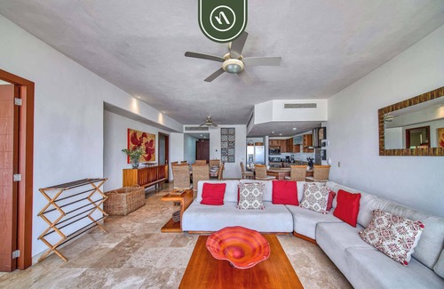 La Puntilla Apartment | Oceanfront 3BR Condo with Beach Club - Pool