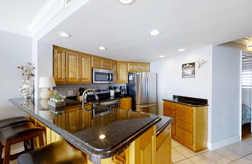 Atlantic Beach Condo | Oceanfront, 5th-Floor Condo with Ocean View, WiFi & Shared Pools/Hot Tub/Gym
