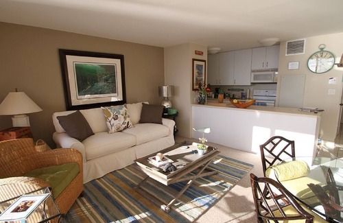 Kihei Condo | Oceanfront 6th-Floor Condo – Lanai, A/C, New Furnishings & Beach Views