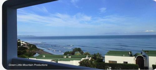 Coastal Region Apartment | Oceanfront Apartment 2BR 2BA at Jama Campay includes Resort Access