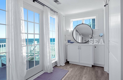 East Sandwich House | *Oceanfront Beach Home*