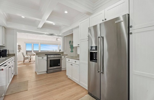 Newport Beach Cottage | Oceanfront Beach Cottage in Newport Beach