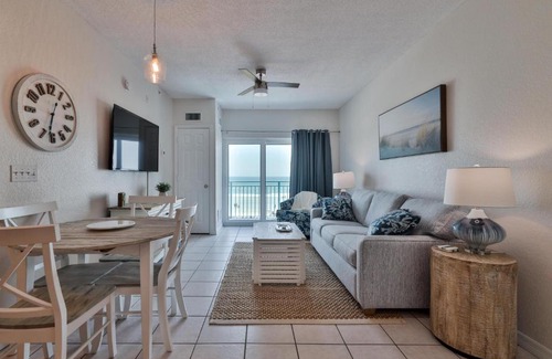 New Smyrna Beach Apartment | Oceanfront Coconut Palms Condo! 1-1 With Stunning Views
