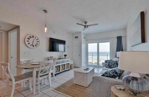 New Smyrna Beach Apartment | Oceanfront Coconut Palms Condo! 1-1 With Stunning Views