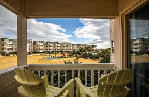 Morehead City Condo | OCEANFRONT COMPLEX, CONDO IS NEAR OUTDOOR POOL & WATERSLIDE. BEACH ACCESS