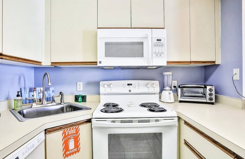 Cape Caneveral Beach Gardens Condo | Oceanfront Condo with Shared Pool and Hot Tub, Ocean View, and High-Speed WiFi