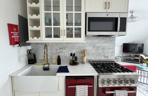 Winthrop Apartment | Oceanfront Escape Near Boston - Steps to Sand