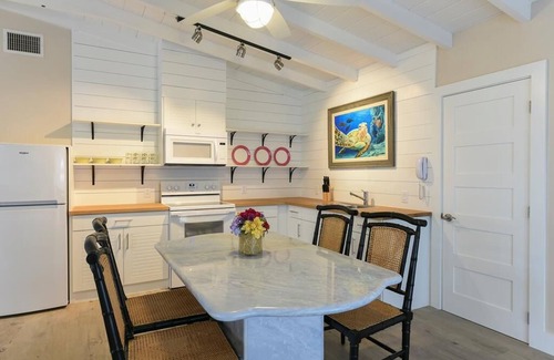 Islamorada House | Oceanfront Estate with 4 Cozy Cottages