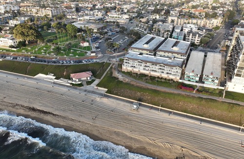 South Redondo Apartment | Oceanfront Gem - 2BR/BA + Balcony & 2 Parking Spaces