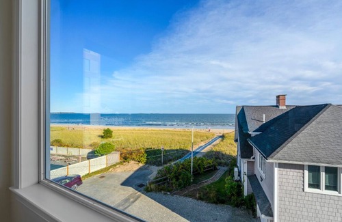 Ocean Park House | Oceanfront Home | Beach Access | Deck + Ping Pong