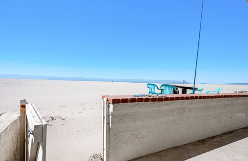 Hollywood Beach House | Oceanfront Home with Giant Picture Windows, Gas Fireplace, and Free WiFi
